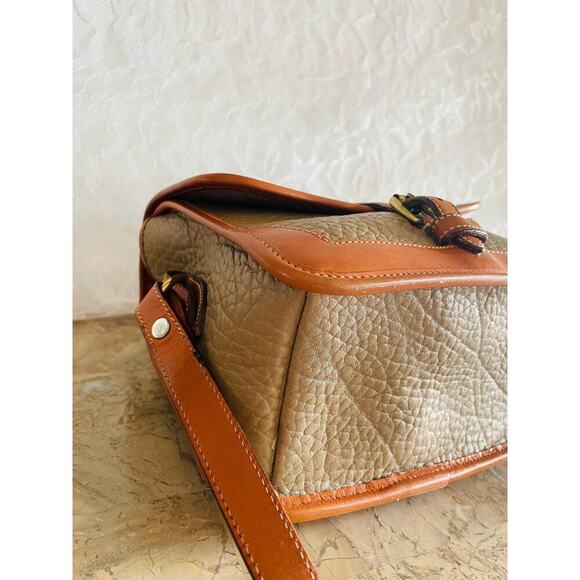 Vtg DOONEY and BOURKE AWL buckle crossbody/shoulder bag square shape and wallet - Picture 7 of 10